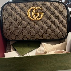 AUTHENTIC GG Marmont small shoulder bag